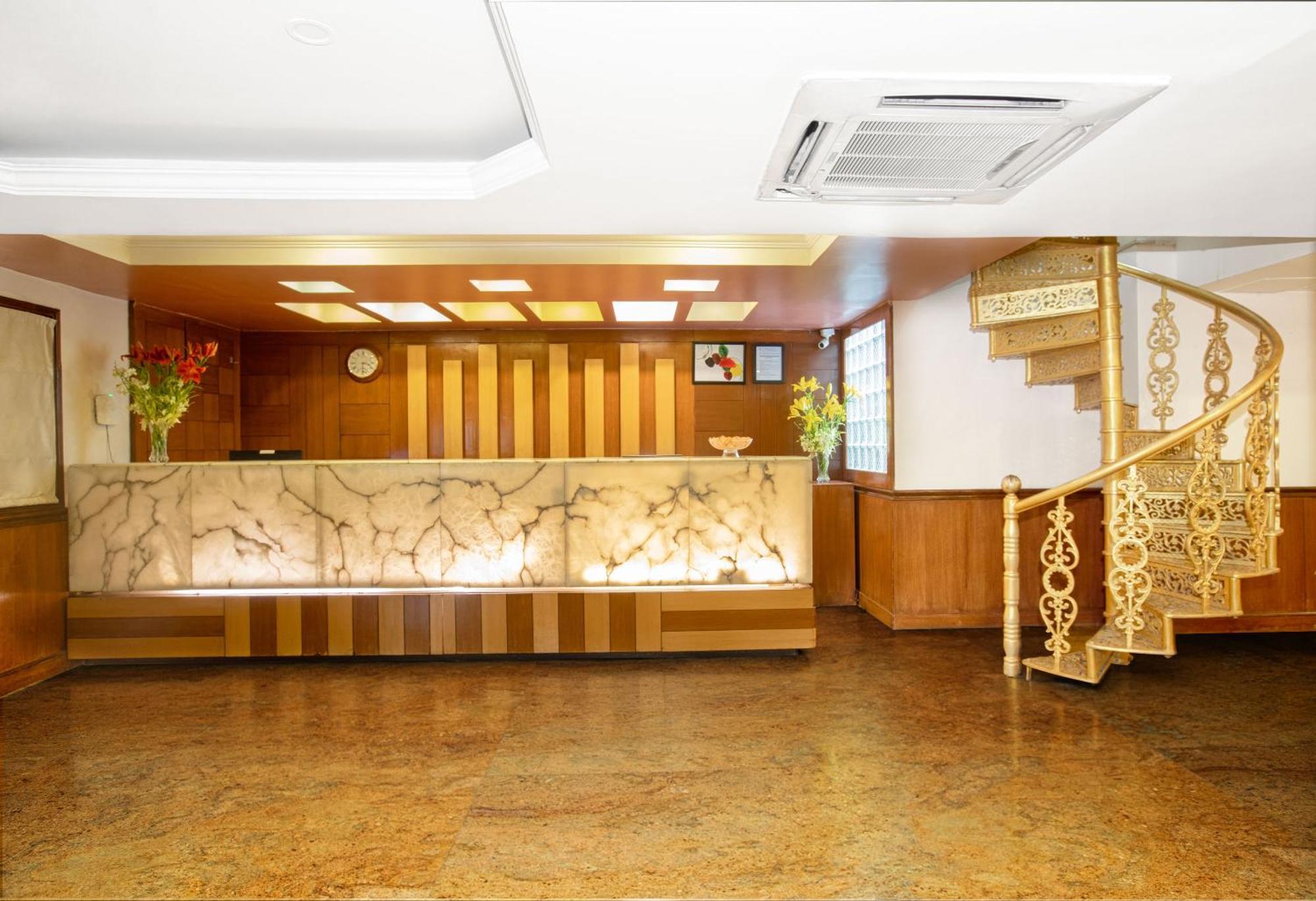 Monarch Brigade Road Otel Bangalore Dış mekan fotoğraf