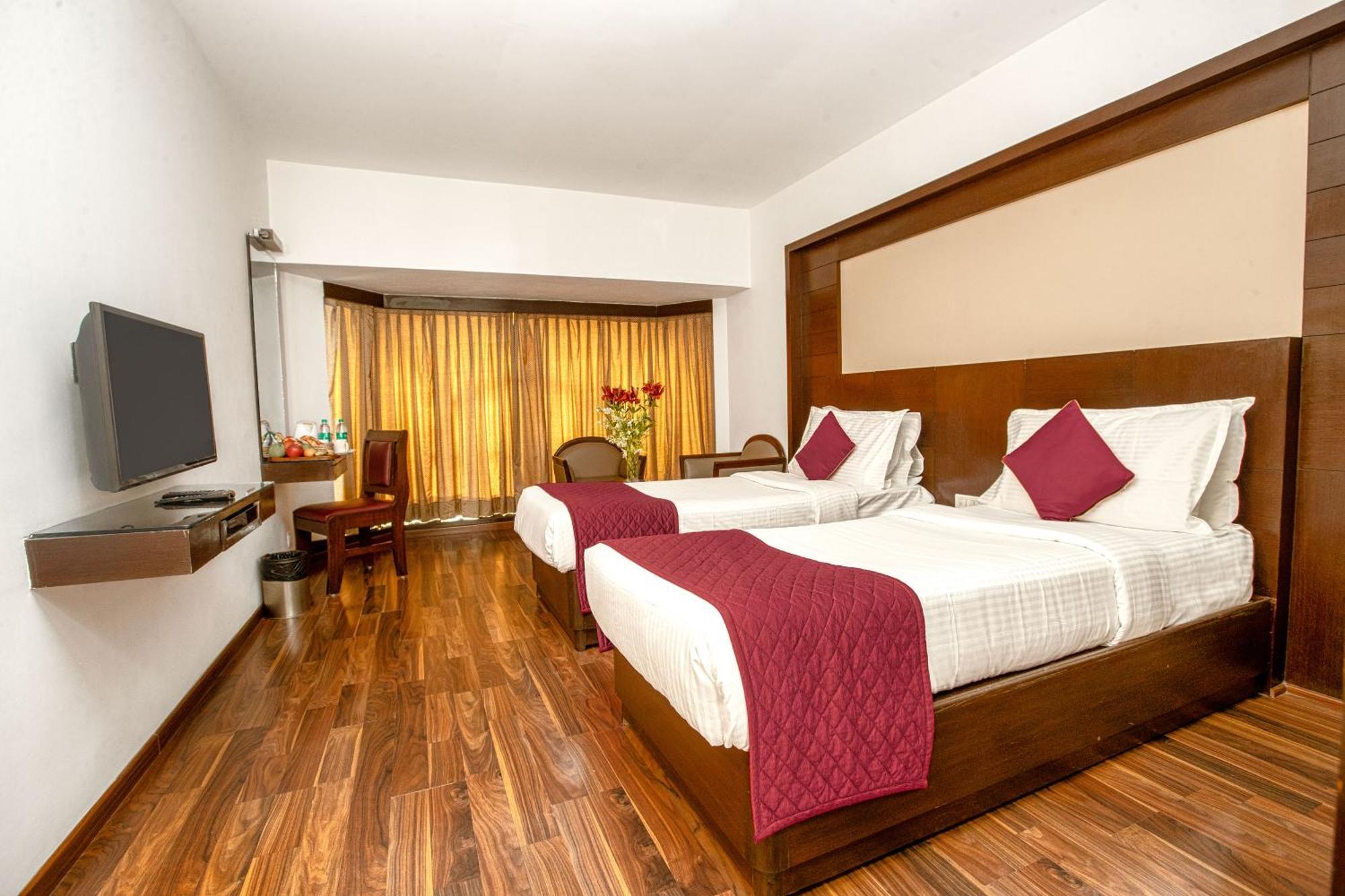 Monarch Brigade Road Otel Bangalore Dış mekan fotoğraf