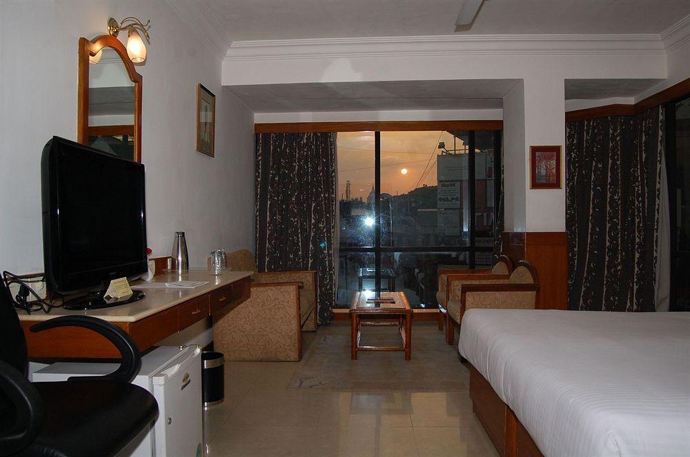 Monarch Brigade Road Otel Bangalore Dış mekan fotoğraf