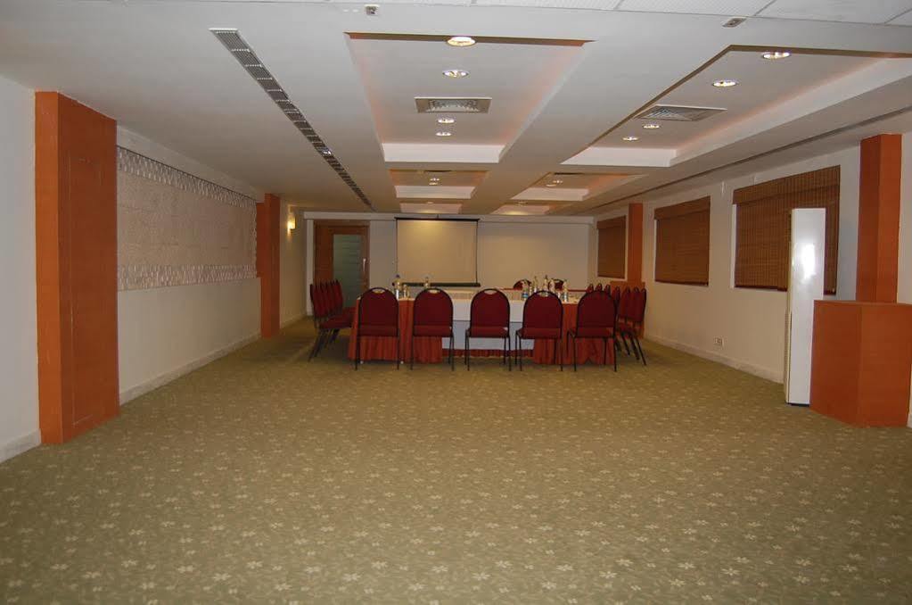 Monarch Brigade Road Otel Bangalore Dış mekan fotoğraf